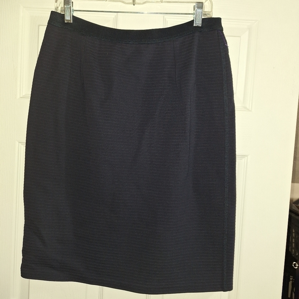 🌟 Guzella ribbed skirt. Size large nwt